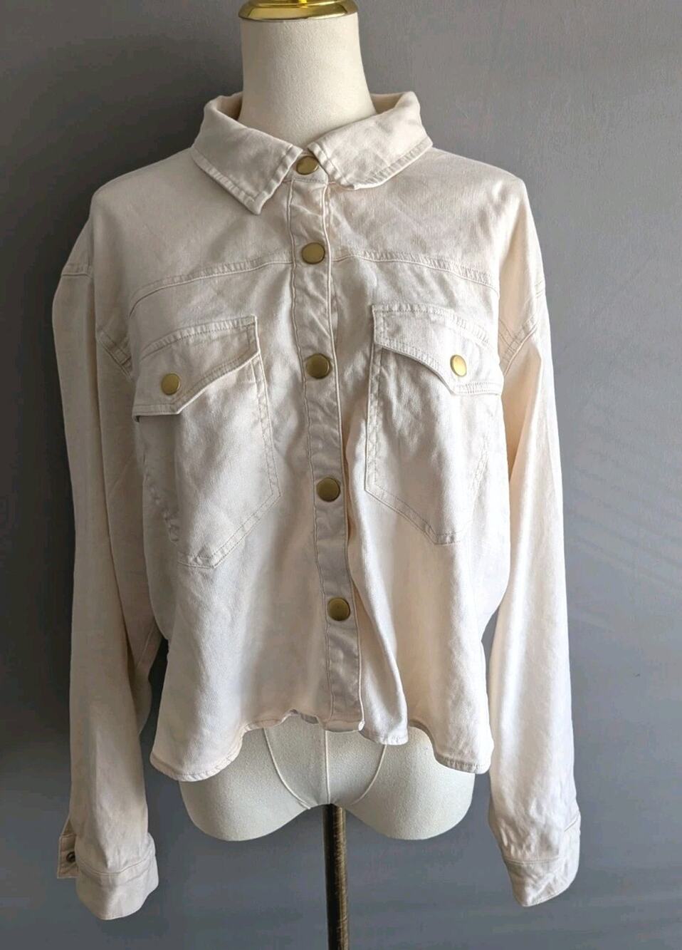 Evereve Linen Blend Jacket Women L Cream Gold Snap Button Front Cropped Shacket